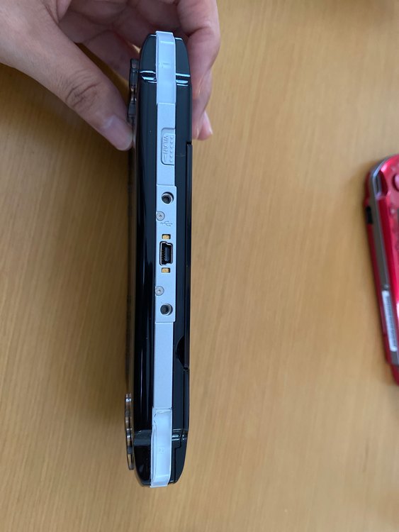 PSP「プレイステーション・ポータブル」 (PSP-1000) （ゲーム機本体・ゲームソフト）の商品画像 - 査定依頼日：2022年9月21日 - 最高査定価格：2,000円