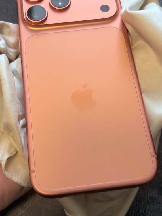 iPhone iPhone 17 Pro Max 512GB SIMフリー（スマホ）の商品画像 - 査定依頼日：2026年6月8日 - 最高査定価格：189,000円