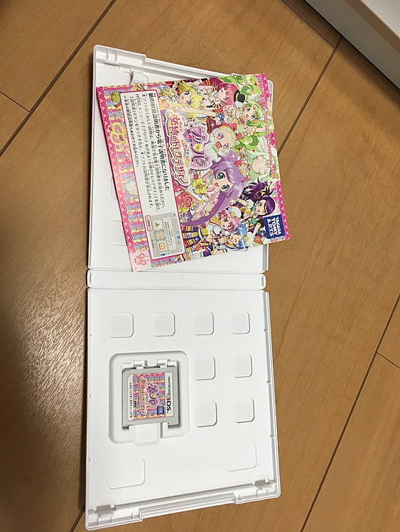 ポケットモンスター ウルトラムーン、プリパラ　めざめよ！女神のドレスデザイン（ゲーム機本体・ゲームソフト）の商品画像 - 査定依頼日：2020年4月1日 - 最高査定価格：2,200円