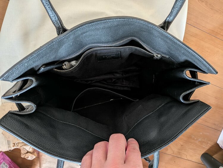 サンローラン サックドジュール YSL レザー黒  （ブランドバッグ）の商品画像 - 査定依頼日：2026年1月24日 - 最高査定価格：115,000円