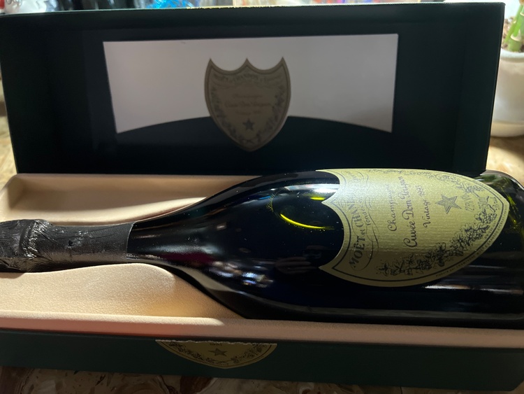 シャンパン ドン・ペリニヨン （お酒）の商品画像 - 査定依頼日：2026年1月22日 - 最高査定価格：25,000円