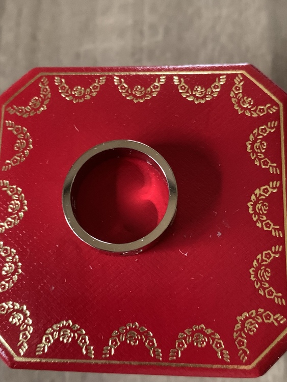 カルティエラブリング ホワイトゴールド（宝石）の商品画像 - 査定依頼日：2022年4月6日 - 最高査定価格：40,000円