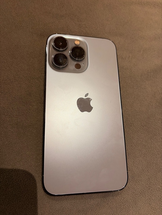 iPhone iPhone 13 Pro 128GB au（スマホ）の商品画像 - 査定依頼日：2026年5月31日 - 最高査定価格：45,000円