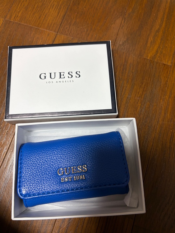 GUESSキーケース（古着・ファッション）の商品画像 - 査定依頼日：2025年12月16日 - 最高査定価格：100,000円