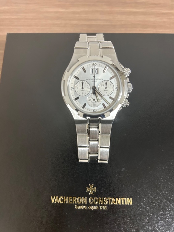 ヴァシュロン コンスタンタン オーヴァーシーズ 49140/423Ａ-879（高級時計）の商品画像 - 査定依頼日：2025年6月9日 - 最高査定価格：1,555,000円