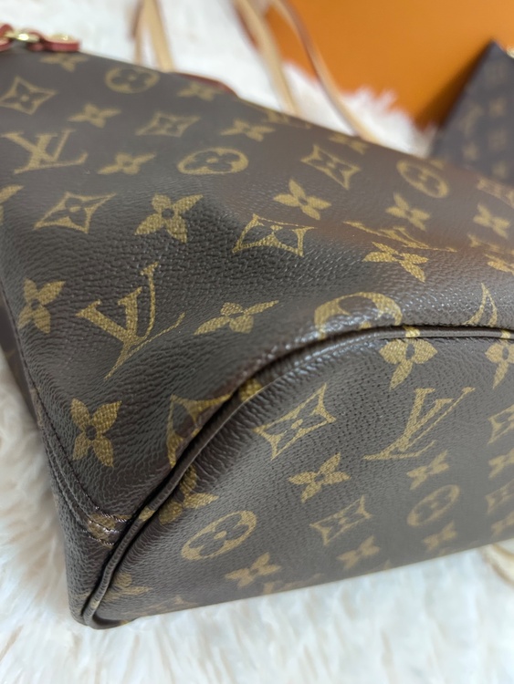 M46979（ブランドバッグ）の商品画像 - 査定依頼日：2026年1月1日 - 最高査定価格：222,000円