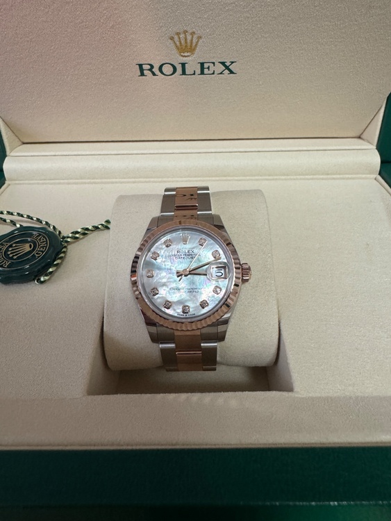 278271（高級時計）の商品画像 - 査定依頼日：2025年12月14日 - 最高査定価格：2,660,000円