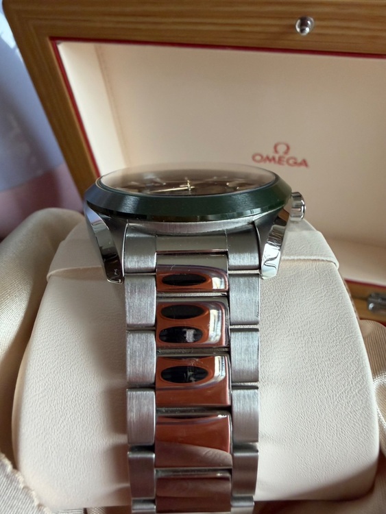 シーマスター アクアテラ 150M ワールドタイマー（高級時計）の商品画像 - 査定依頼日：2025年12月3日 - 最高査定価格：1,000,000円