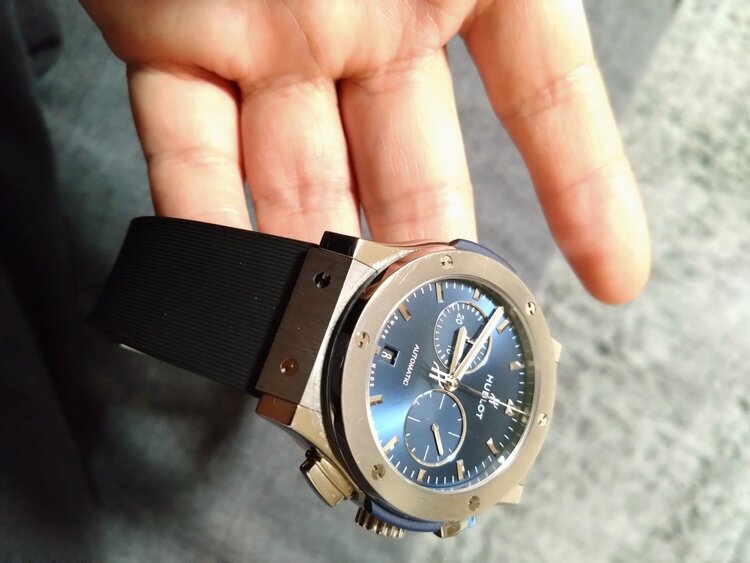 ウブロ クラシックフュージョン 541.NX.7170.LR（高級時計）の商品画像 - 査定依頼日：2026年3月8日 - 最高査定価格：750,000円