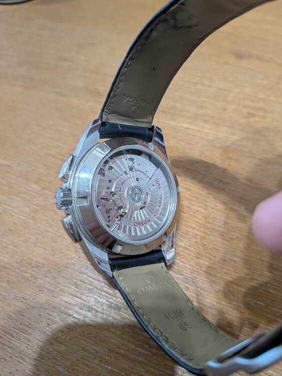 オメガ シーマスター 231.13.43.52.03.001（高級時計）の商品画像 - 査定依頼日：2025年12月14日 - 最高査定価格：600,000円