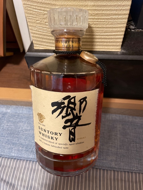 ウイスキー サントリー響 （お酒）の商品画像 - 査定依頼日：2025年10月29日 - 最高査定価格：30,000円
