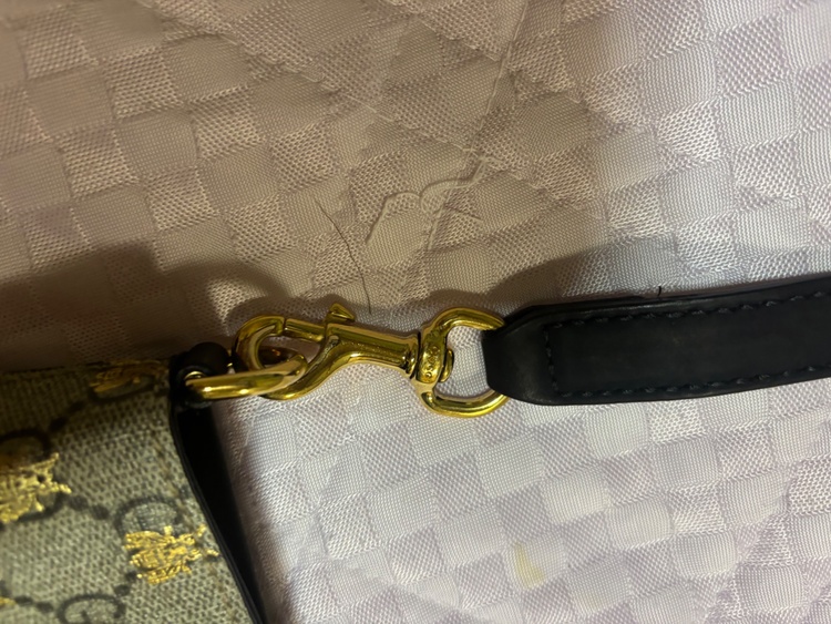 ビートートバッグハンドバッグ  レザー ベージュブラック黒ゴールド 4738（ブランドバッグ）の商品画像 - 査定依頼日：2026年5月29日 - 最高査定価格：50,000円