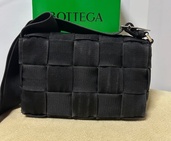 ボッテガべネタ　カセットナイロン（ブランドバッグ）の商品画像 - 査定依頼日：2026年1月24日 - 最高査定価格：110,000円