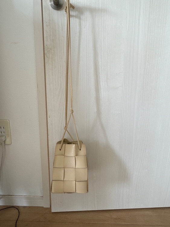 Cassette Small Bucket Bag（ブランドバッグ）の商品画像 - 査定依頼日：2026年6月6日 - 最高査定価格：130,000円