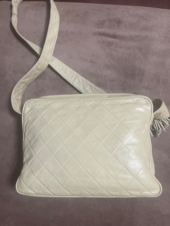 CHANEL ベージュのショルダーバック（ブランドバッグ）の商品画像 - 査定依頼日：2025年10月10日 - 最高査定価格：65,000円