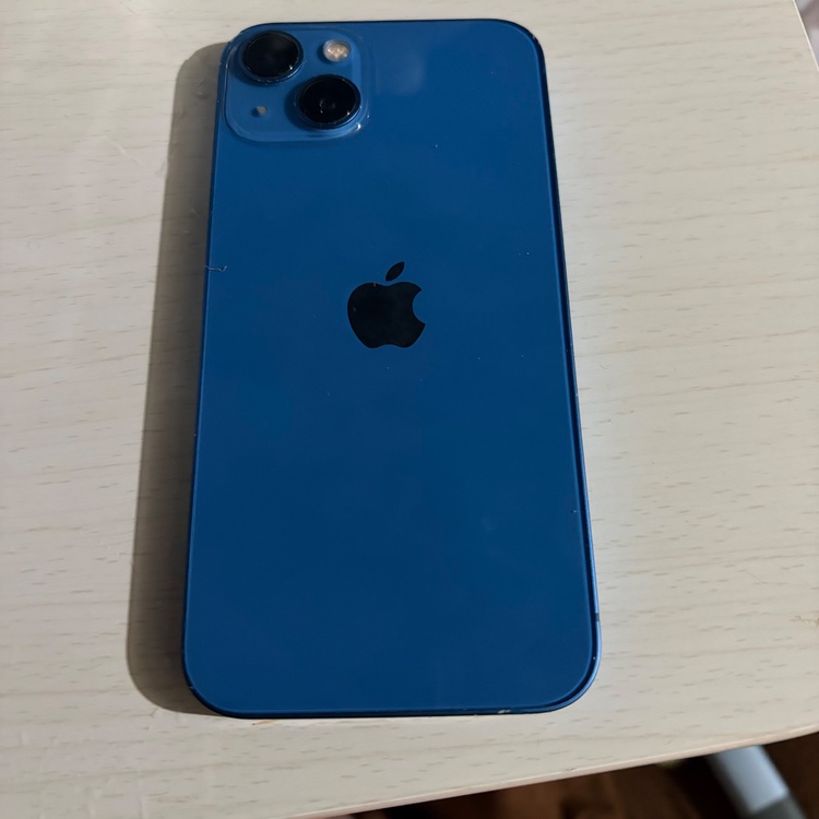 iPhone 13 128GB au（スマホ）の商品画像 - 査定依頼日：2026年4月8日 - 最高査定価格：100,000円