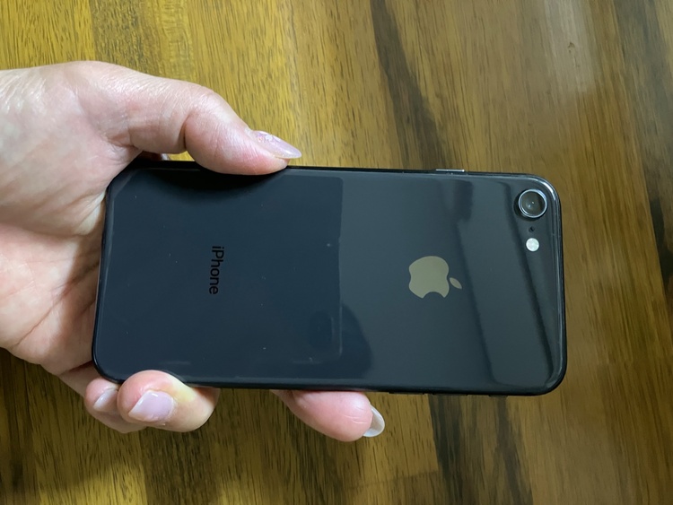 iPhone8（スマホ）の商品画像 - 査定依頼日：2026年3月7日 - 最高査定価格：6,000円