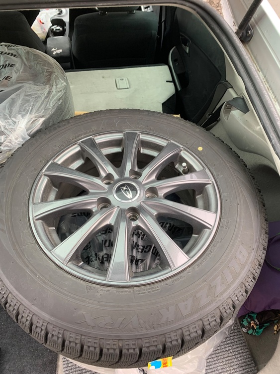 ブリヂストン　ブリザックVRX（カー用品）の商品画像 - 査定依頼日：2026年1月24日 - 最高査定価格：6,000円