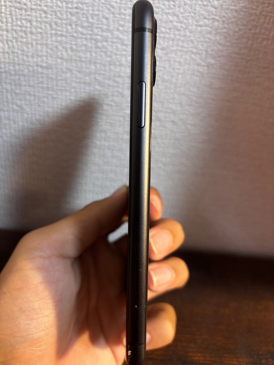iPhone iPhone11 64GB au（スマホ）の商品画像 - 査定依頼日：2026年5月26日 - 最高査定価格：15,000円