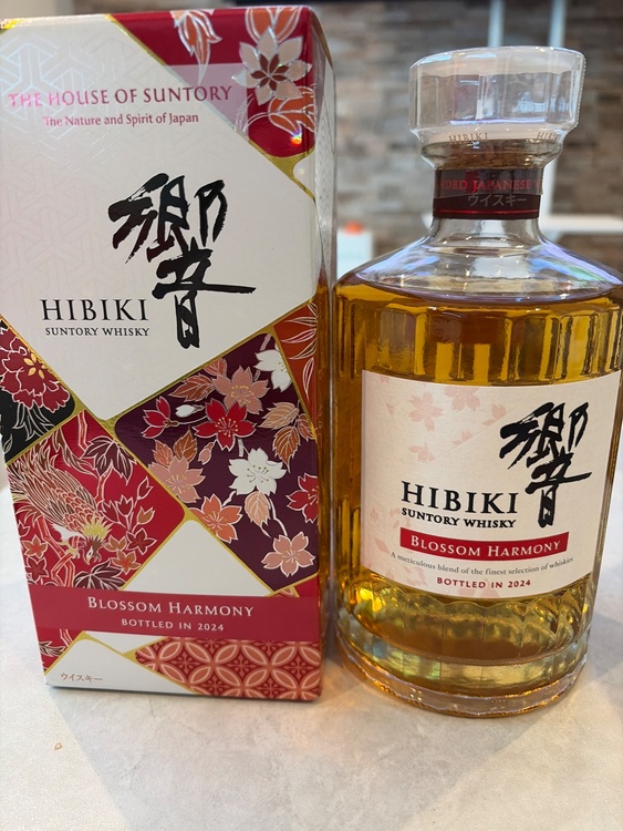 響 BLOSSOM HARMONY 2024（お酒）の商品画像 - 査定依頼日：2026年4月23日 - 最高査定価格：17,000円