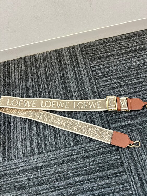 ロエベ puzzle ミニ（ブランドバッグ）の商品画像 - 査定依頼日：2025年4月29日 - 最高査定価格：230,000円