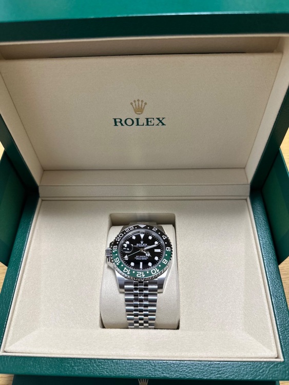 gmtマスター2（高級時計）の商品画像 - 査定依頼日：2025年6月27日 - 最高査定価格：2,650,000円