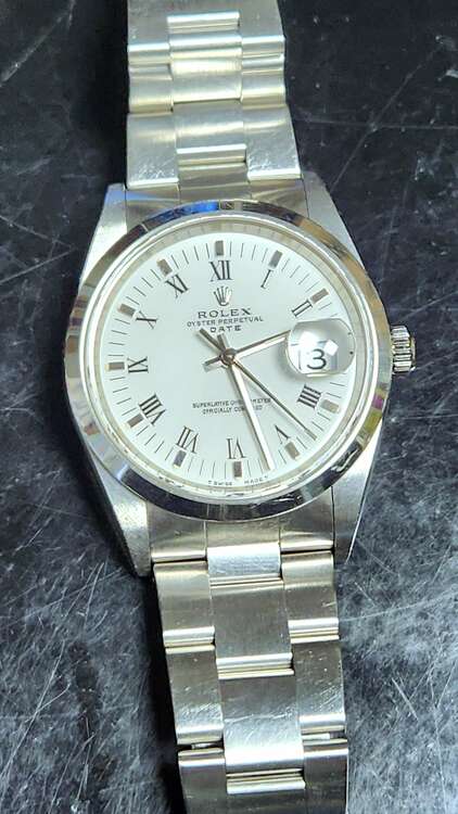 ロレックス パーペチュアルデイト 15200（高級時計）の商品画像 - 査定依頼日：2024年12月15日 - 最高査定価格：600,000円
