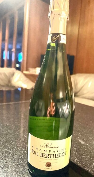 シャンパン シャンパン(その他) （お酒）の商品画像 - 査定依頼日：2026年3月12日 - 最高査定価格：1,200円