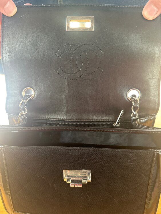 6930107（ブランドバッグ）の商品画像 - 査定依頼日：2025年4月11日 - 最高査定価格：120,000円