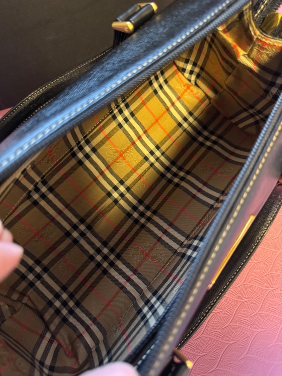 バック（ブランドバッグ）の商品画像 - 査定依頼日：2025年7月19日 - 最高査定価格：15,000円