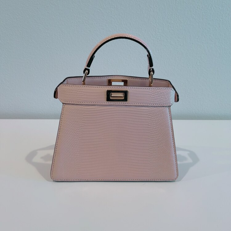 フェンディ  （ブランドバッグ）の商品画像 - 査定依頼日：2025年4月20日 - 最高査定価格：350,000円