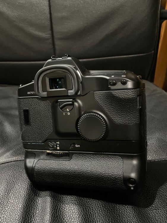 eos-1n（カメラ）の商品画像 - 査定依頼日：2026年4月20日 - 最高査定価格：11,100円