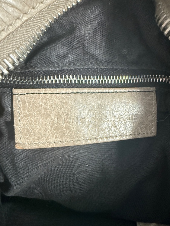 バレンシアガ　バック（ブランドバッグ）の商品画像 - 査定依頼日：2026年4月14日 - 最高査定価格：100,000円