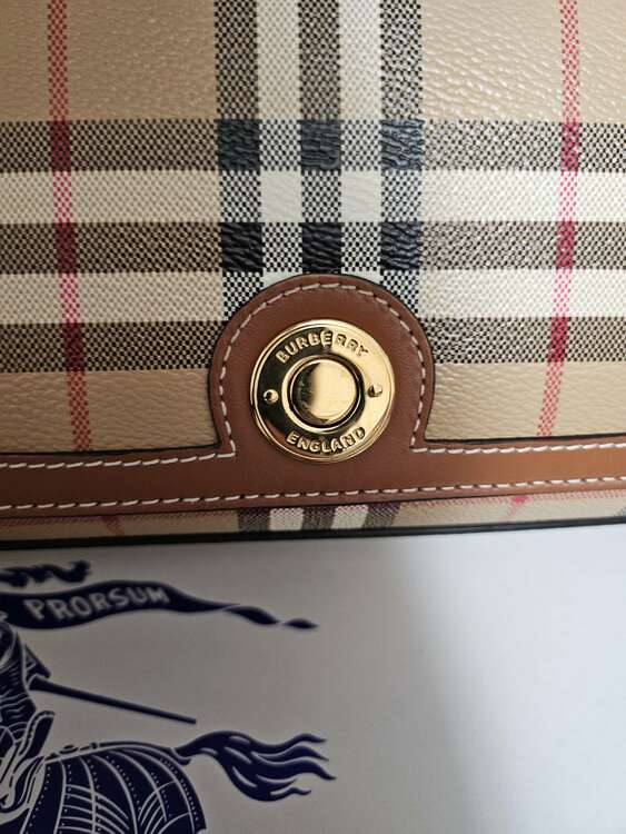 その他 バーバリー （ブランドバッグ）の商品画像 - 査定依頼日：2025年4月29日 - 最高査定価格：60,000円