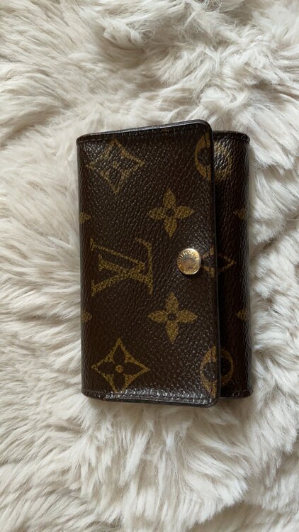 キーケース（ブランド財布・小物）の商品画像 - 査定依頼日：2025年3月21日 - 最高査定価格：2,000円