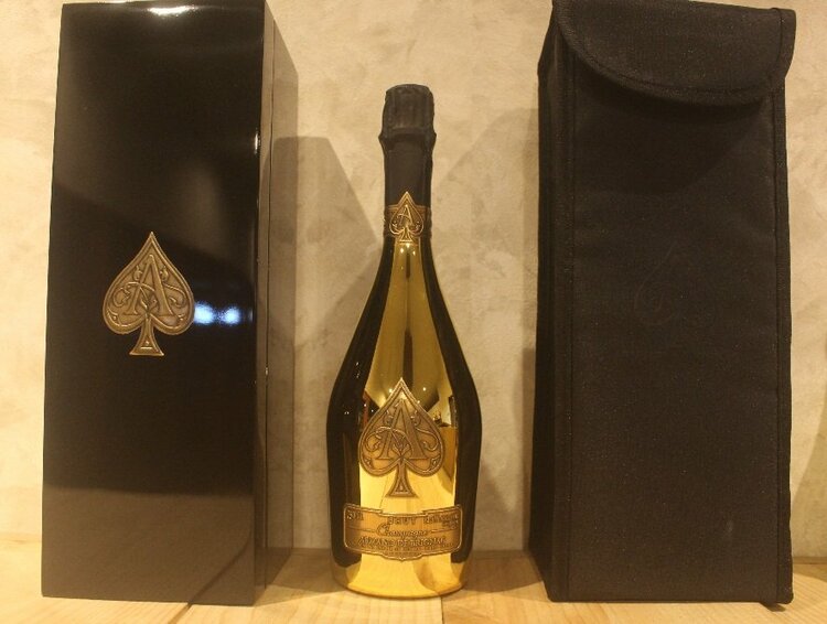 アルマン・ド・ブリニャック・ブリュット・ゴールド（お酒）の商品画像 - 査定依頼日：2026年1月22日 - 最高査定価格：27,000円