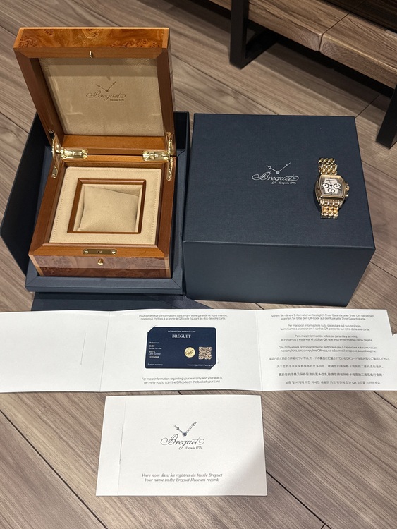 ヘリテージクロノグラフ（高級時計）の商品画像 - 査定依頼日：2025年10月9日 - 最高査定価格：3,100,000円