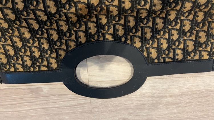 ディオール  （ブランドバッグ）の商品画像 - 査定依頼日：2025年11月8日 - 最高査定価格：60,000円