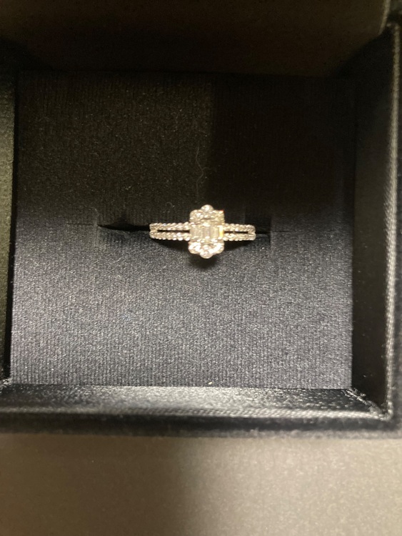 バケットダイヤリング（宝石）の商品画像 - 査定依頼日：2025年11月30日 - 最高査定価格：20,000円