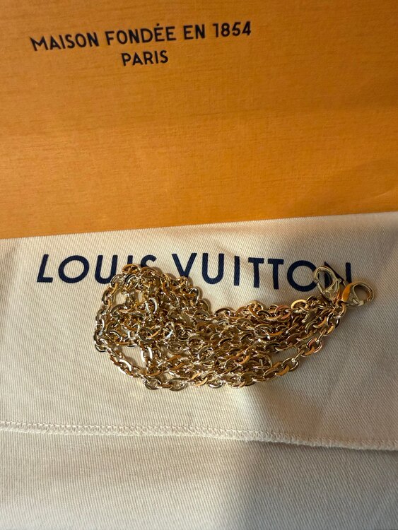 ポシェットフェリシー アンプラント（ブランドバッグ）の商品画像 - 査定依頼日：2025年5月26日 - 最高査定価格：200,000円