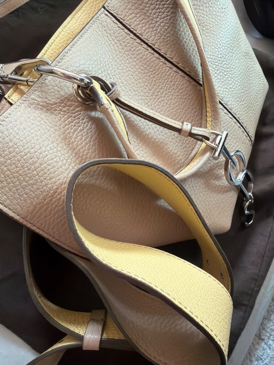 TOD'S（ブランドバッグ）の商品画像 - 査定依頼日：2026年3月23日 - 最高査定価格：40,000円