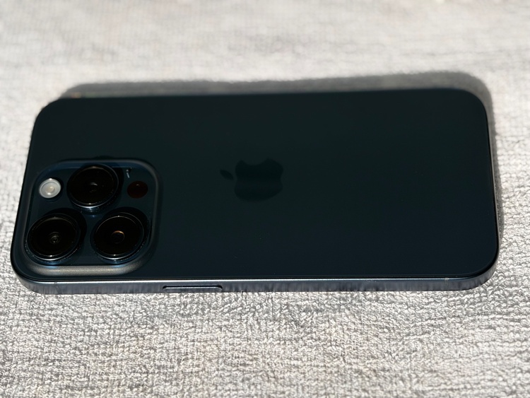 iPhone15 PRO 256G ブルーチタニウム（スマホ）の商品画像 - 査定依頼日：2026年1月18日 - 最高査定価格：87,000円