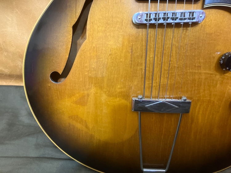 ES-135（ピアノ・楽器・PA機材）の商品画像 - 査定依頼日：2026年4月27日 - 最高査定価格：200,000円