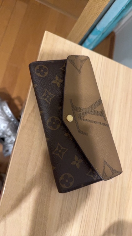 ポルトフォイユ･サラ（ブランド財布・小物）の商品画像 - 査定依頼日：2025年9月27日 - 最高査定価格：58,000円