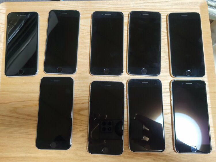 iPhone iPhone SE (第 2 世代) 64GB au（スマホ）の商品画像 - 査定依頼日：2026年7月19日 - 最高査定価格：50,100円
