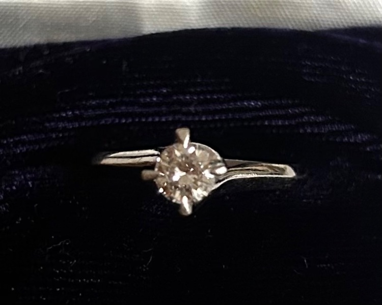 ダイヤモンドの指輪（金・貴金属）の商品画像 - 査定依頼日：2025年10月9日 - 最高査定価格：150,000円