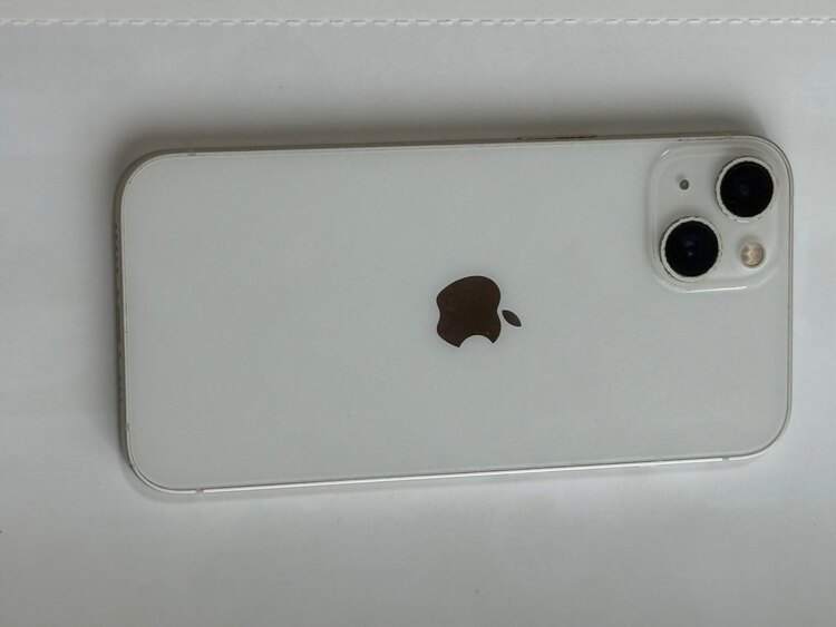 iPhone 13 128GB au（スマホ）の商品画像 - 査定依頼日：2025年3月27日 - 最高査定価格：47,000円