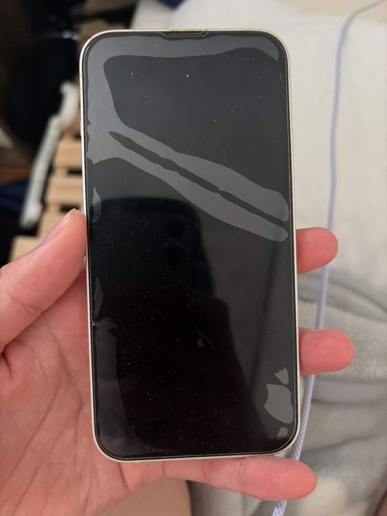 iPhone iPhone 13 128GB au（スマホ）の商品画像 - 査定依頼日：2026年6月2日 - 最高査定価格：29,000円