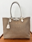 PRADAトートバック（ブランドバッグ）の商品画像 - 美品 - 査定完了日：2026.03.21 - 最高査定価格：90,000円