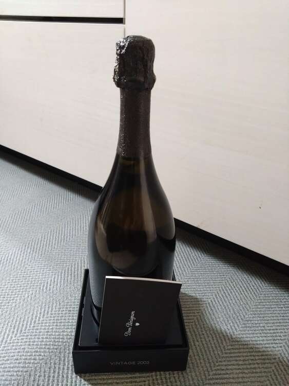 シャンパン ドン・ペリニヨン （お酒）の商品画像 - 査定依頼日：2025年3月8日 - 最高査定価格：20,000円